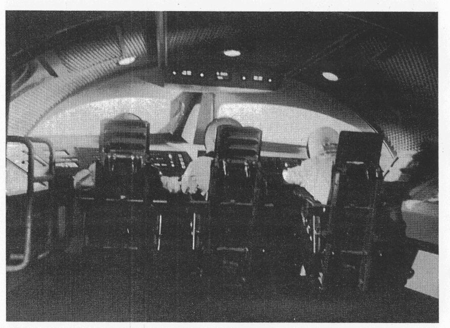 cockpit.jpg (140681 bytes)
